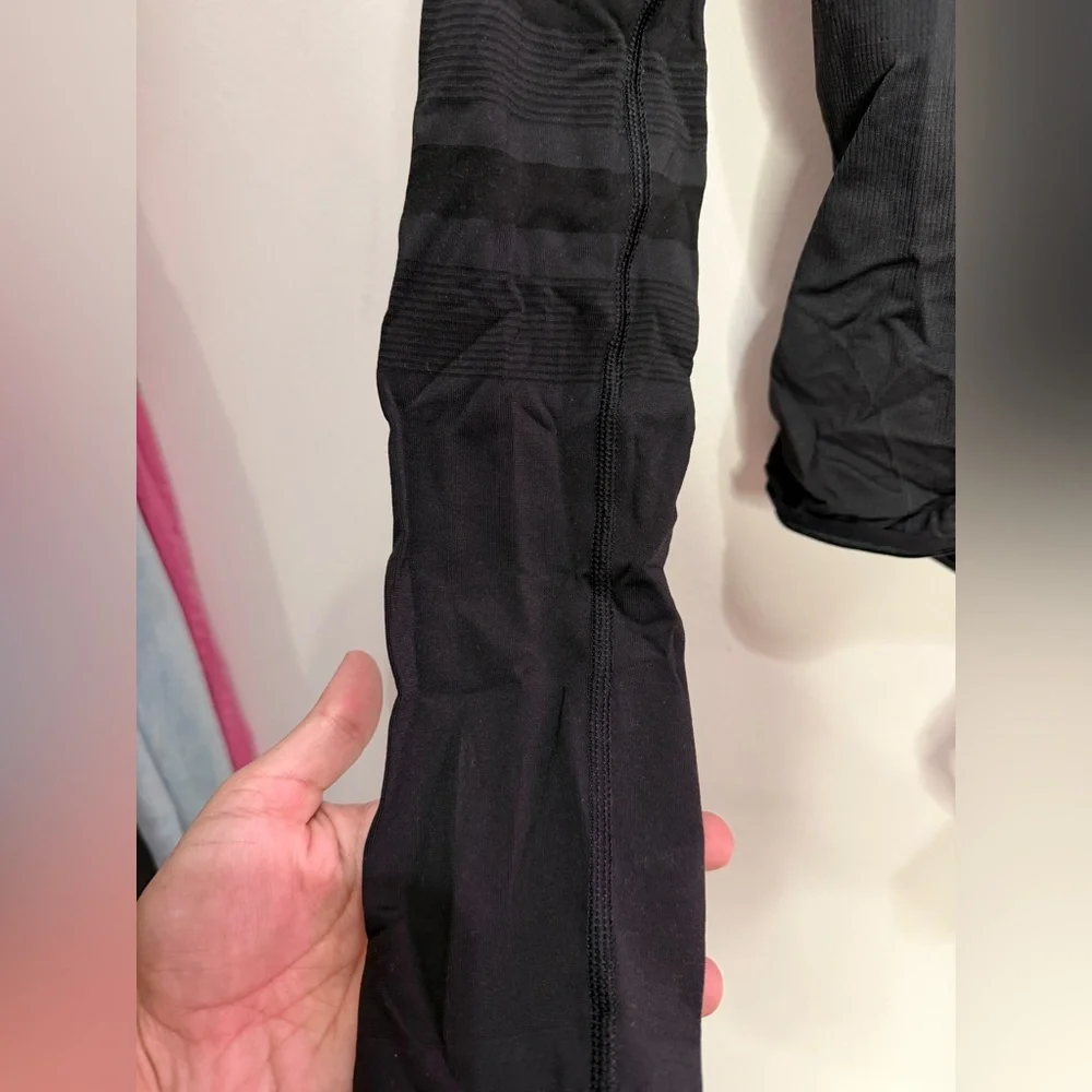 Lululemon Gleam and Glow Bodysuit Size XL - Picture 5 of 10